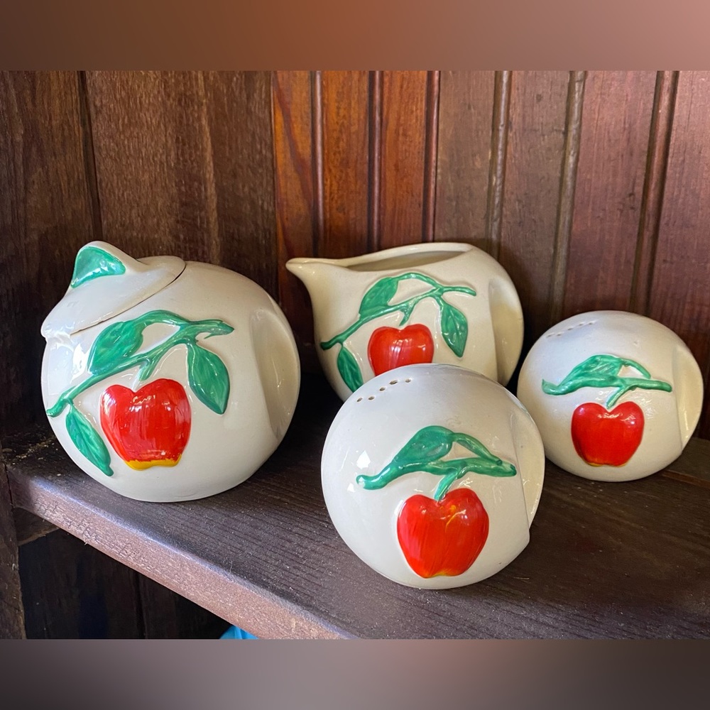 Pippin USA Pottery Apple Sugar bowl l, creamer and salt/pepper shakers.
